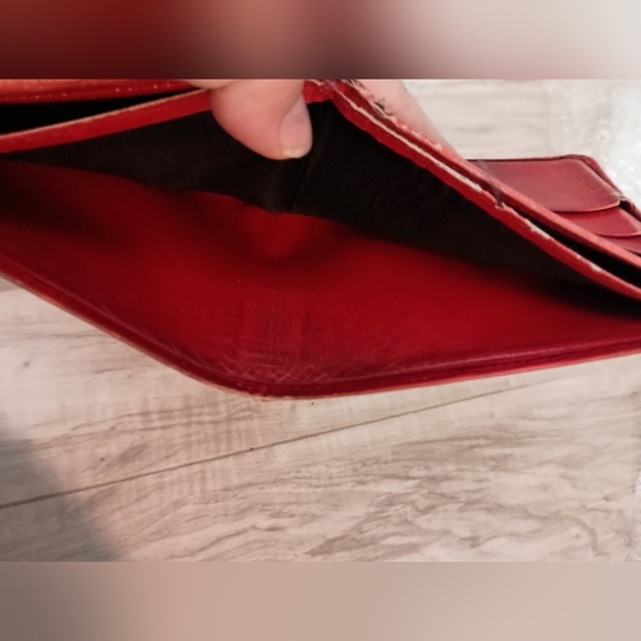 LOUIS VUITTON Bi -fold wallet Epi Leather Authentic red ♥️🍒 - Picture 8 of 12